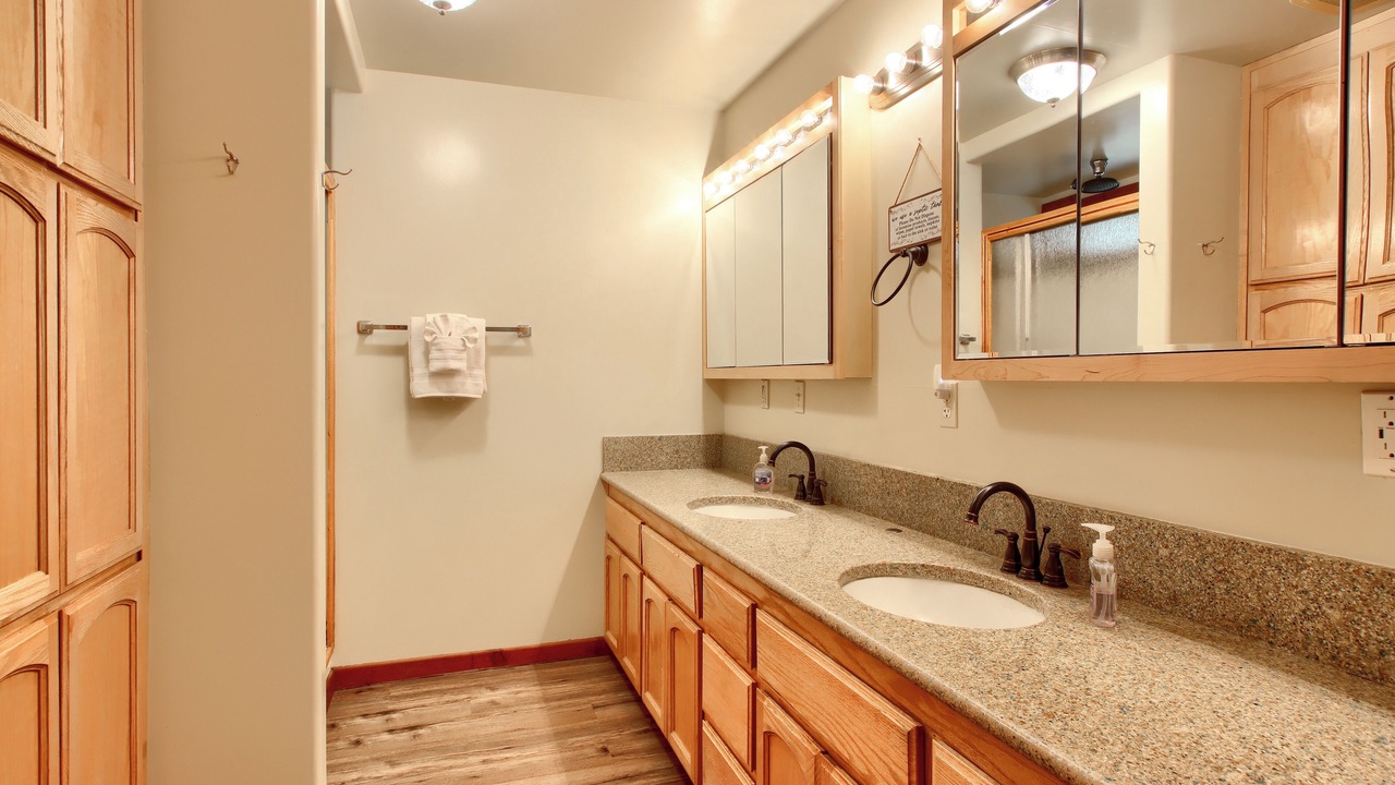 Photo of Bathroom in Ahwahnee