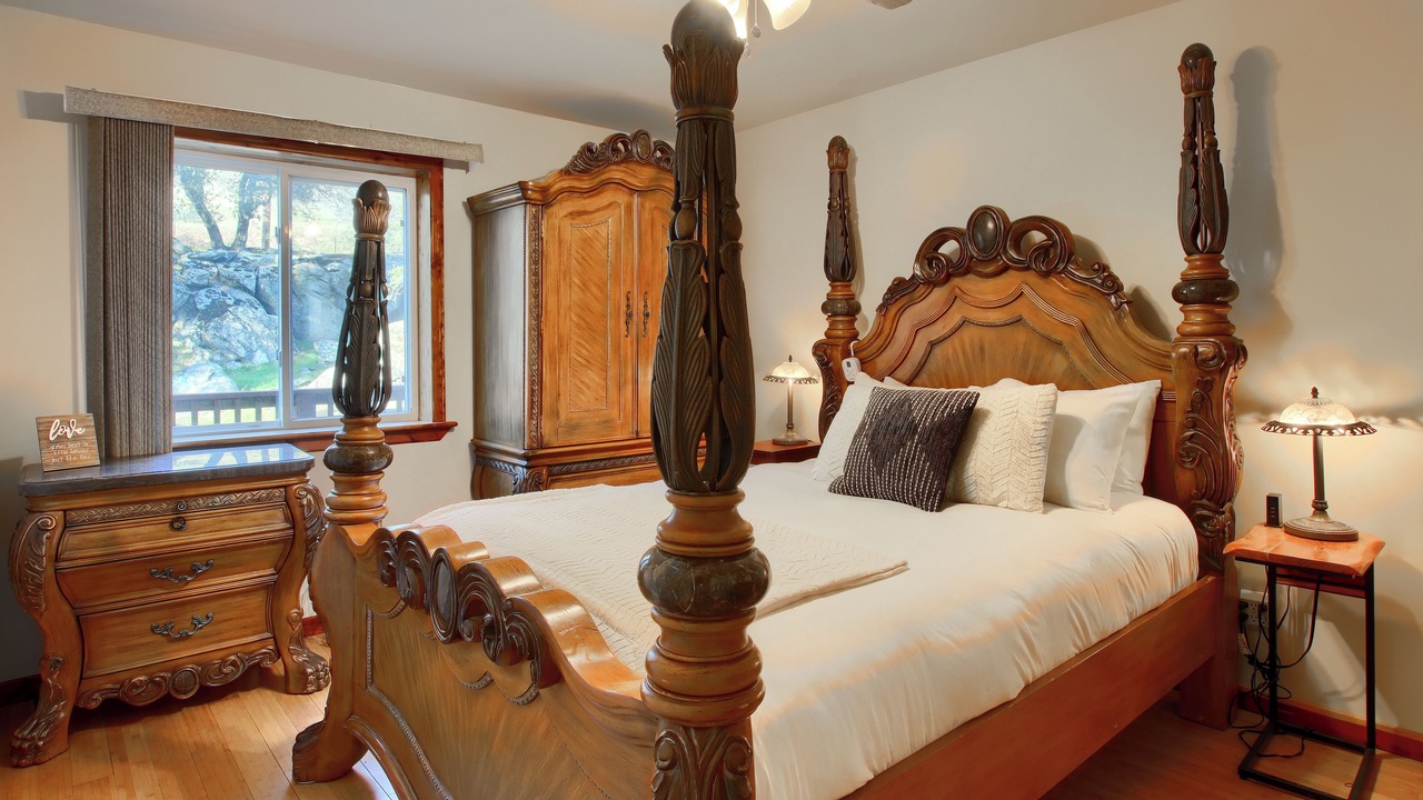 Photo of Bedroom in Ahwahnee