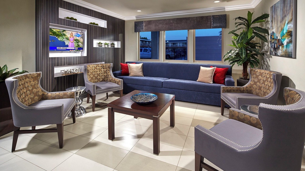 Photo of Livingroom in Anaheim Resort