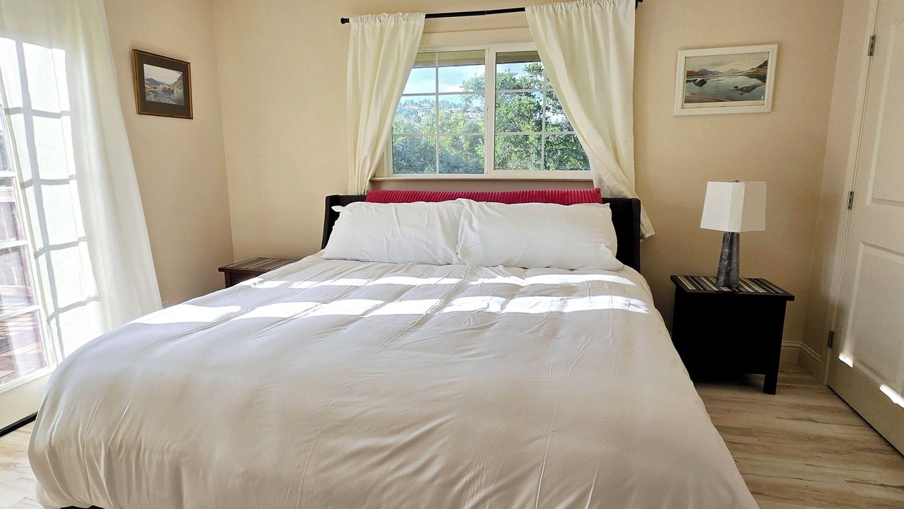 Photo of Bedroom in Yosemite Lakes