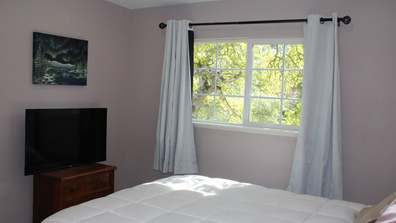 Photo of Bedroom in Yosemite Lakes