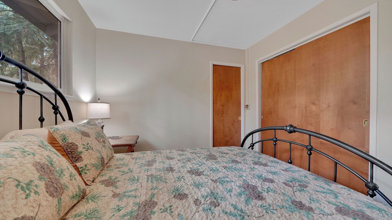 Photo of Bedroom in Glencoe