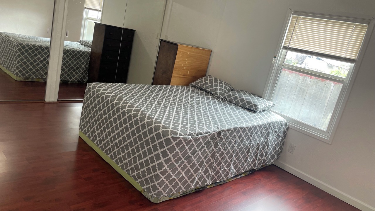 Photo of Bedroom in Oakland