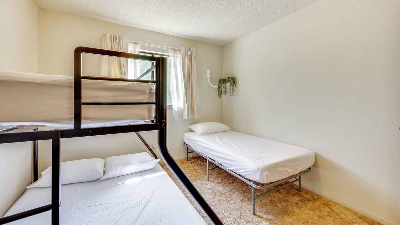 Photo of Bedroom in Yosemite Lakes