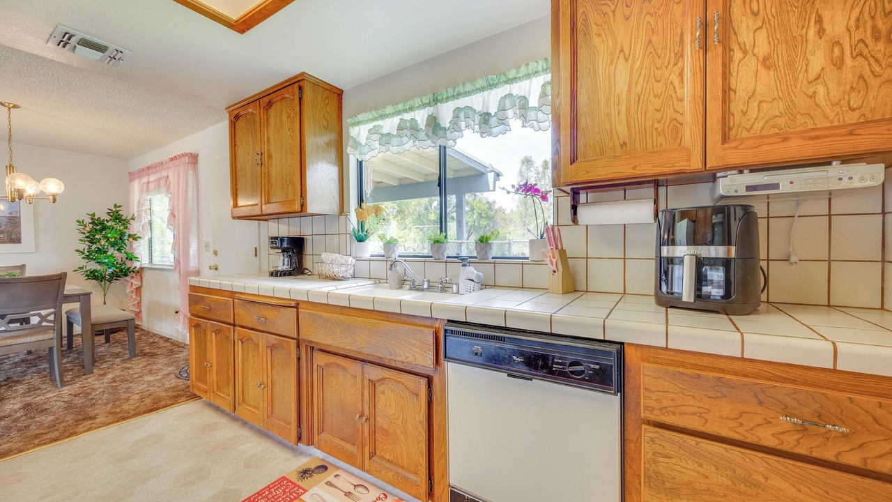 Photo of Kitchen in Yosemite Lakes