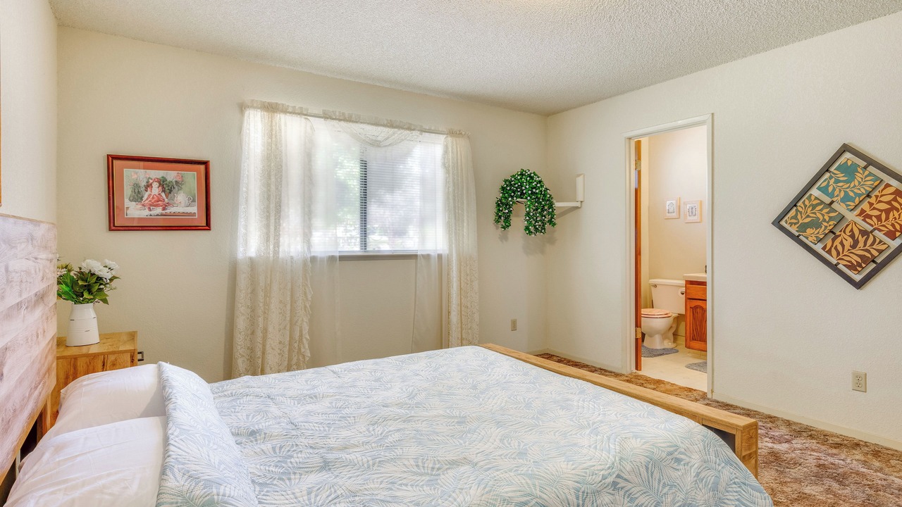 Photo of Bedroom in Yosemite Lakes