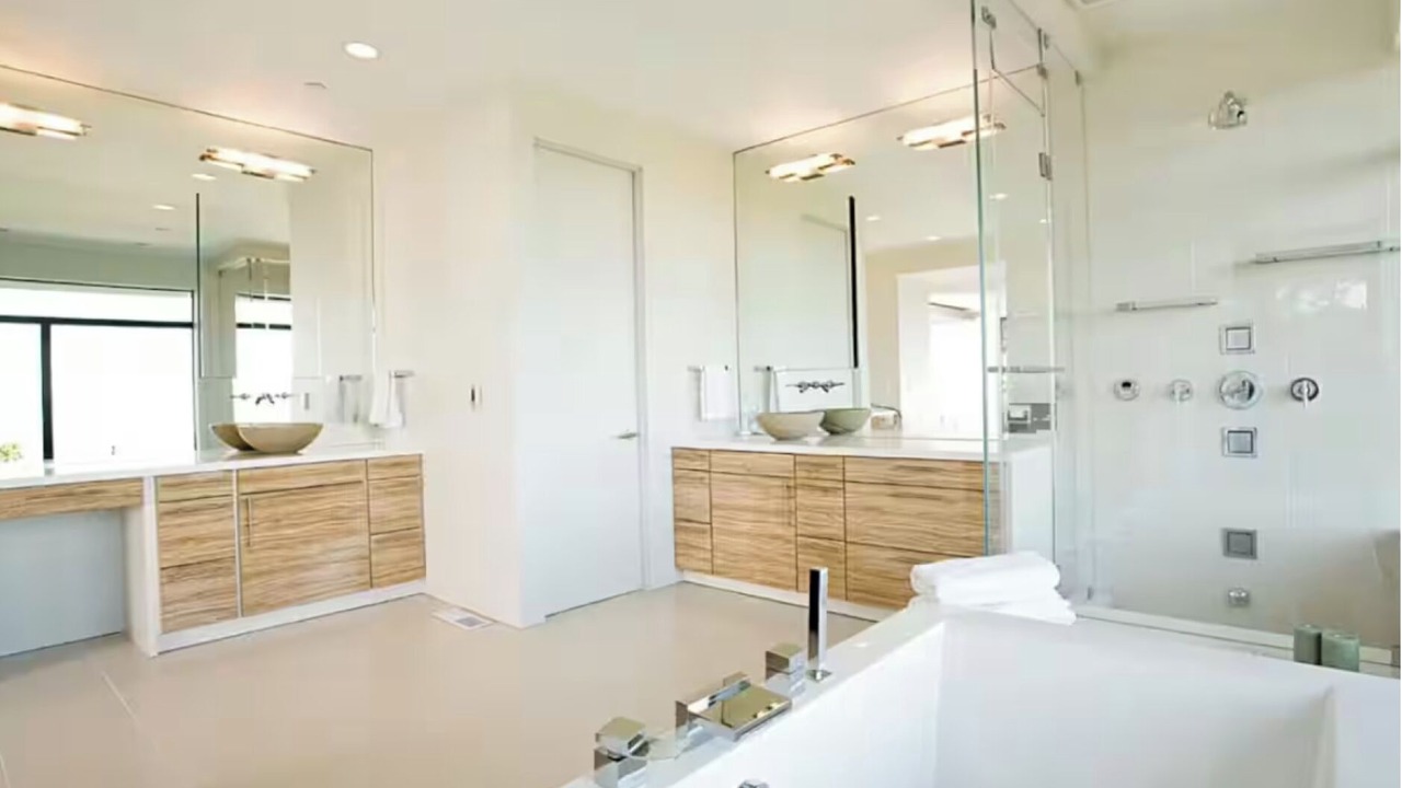 Photo of Bathroom in Loyola