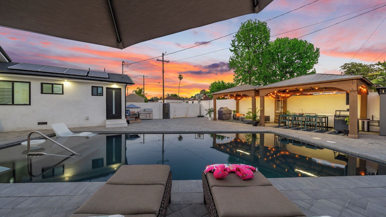 Photo of Outdoor in Valley Glen