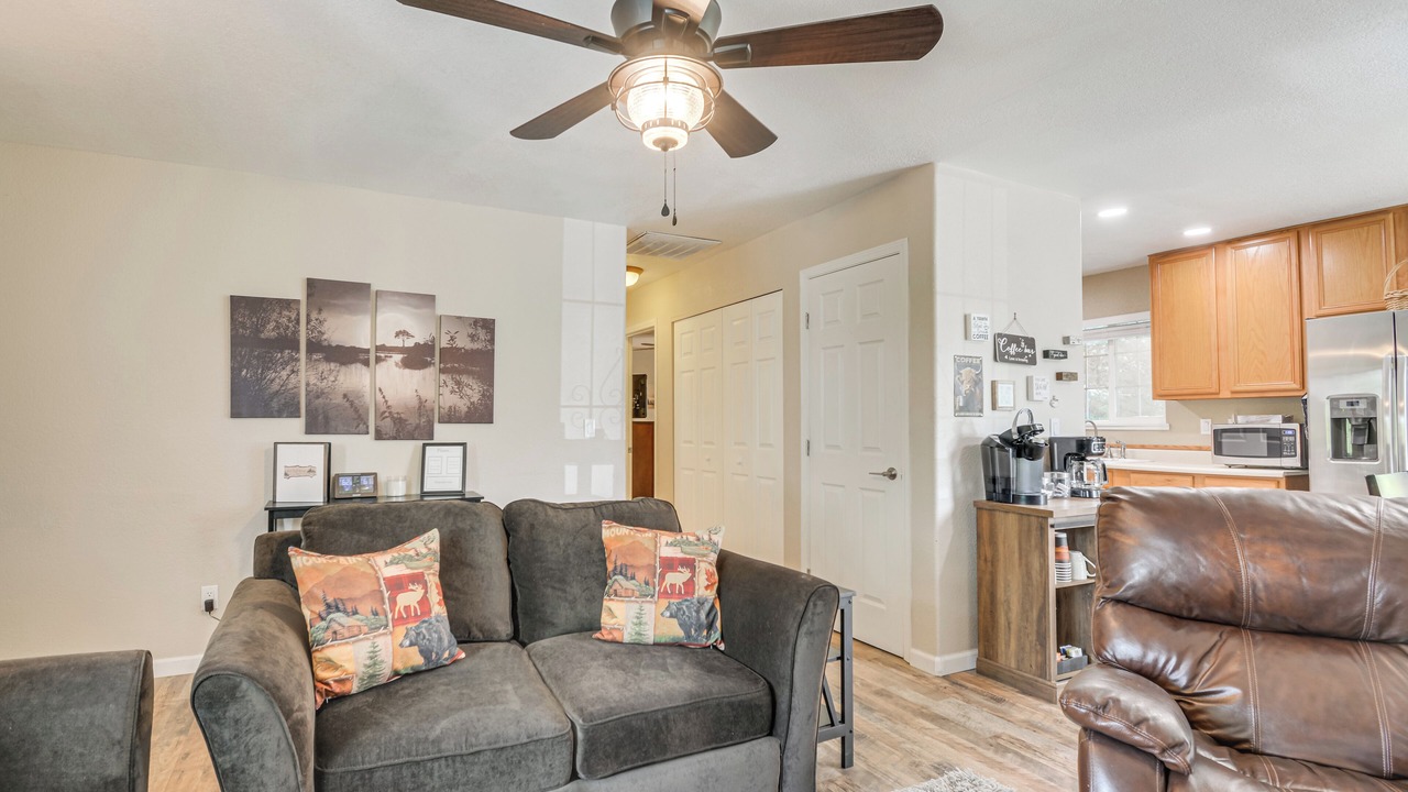 Photo of Livingroom in Coulterville