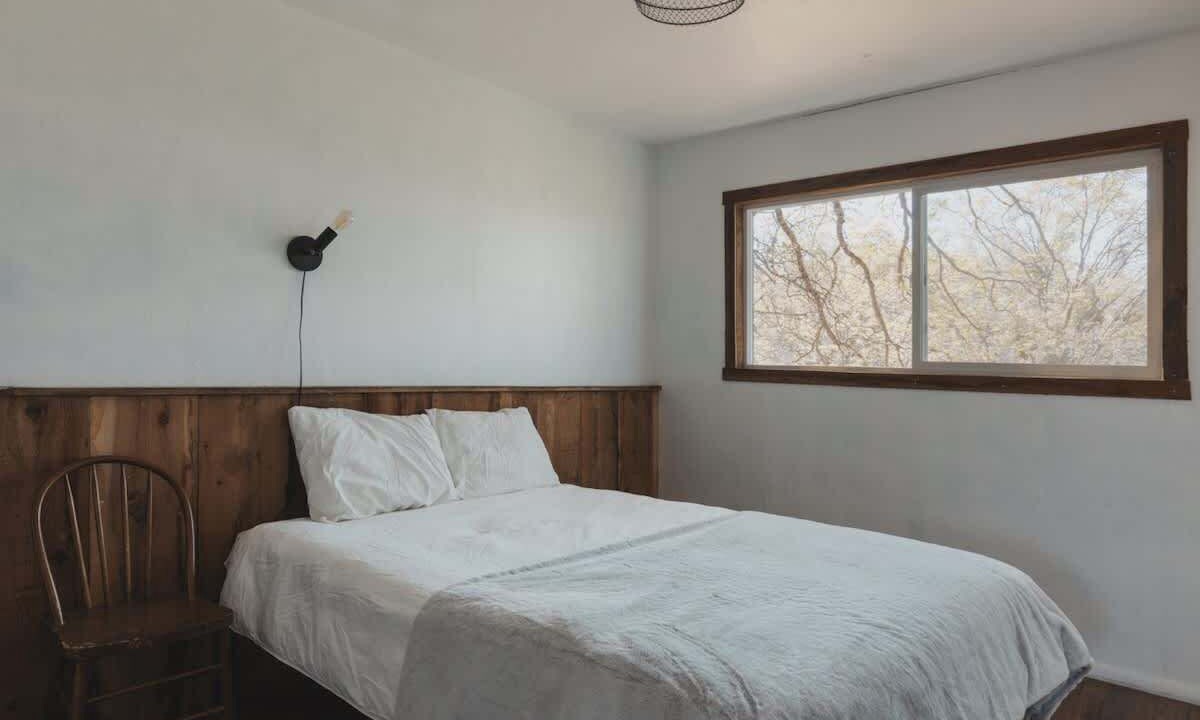 Photo of Bedroom in Dunlap