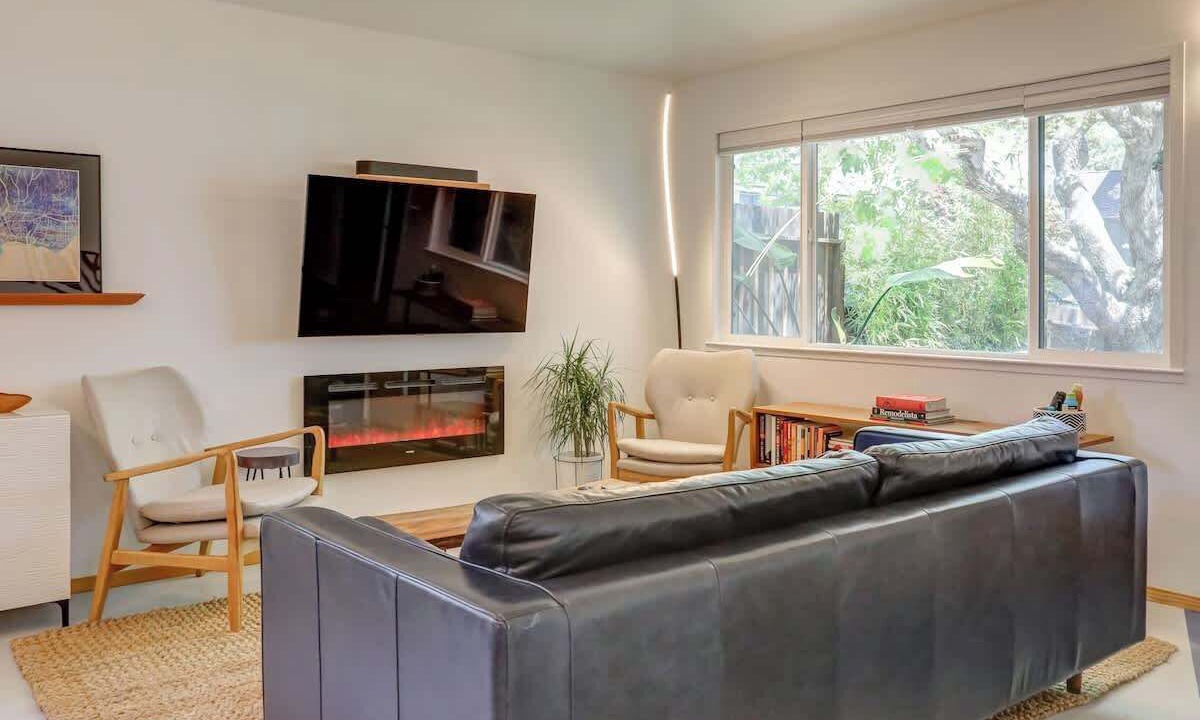 Photo of Livingroom in Westside Santa Cruz