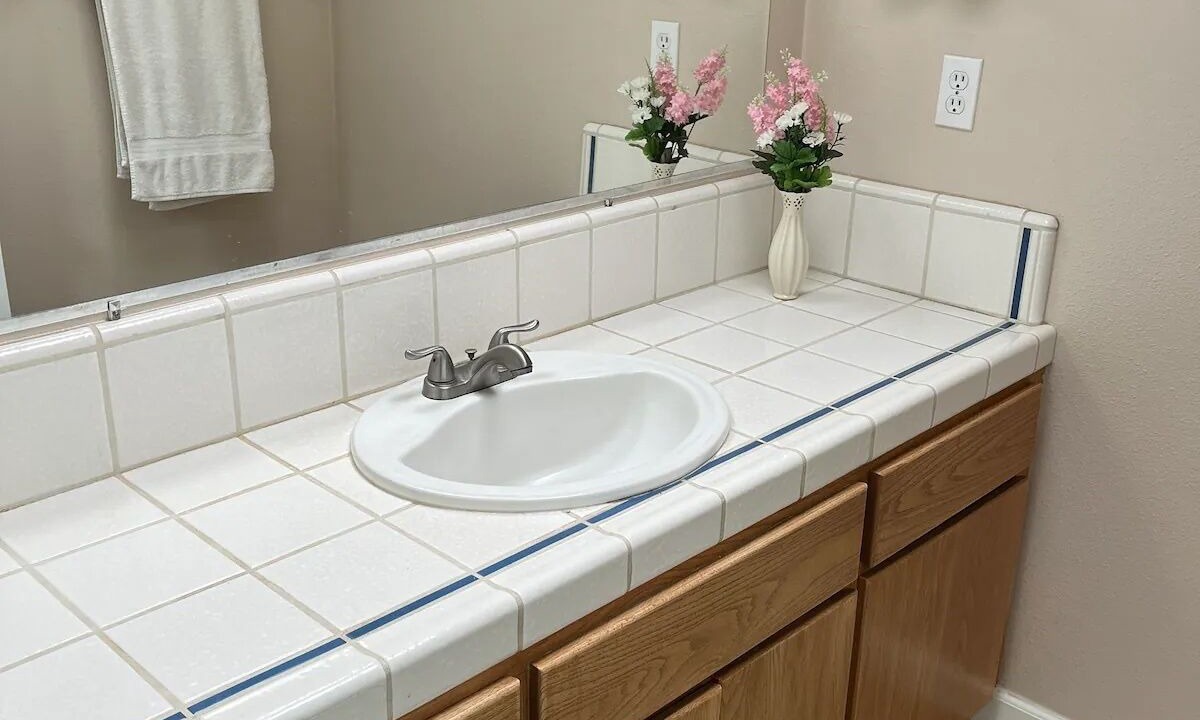 Photo of Bathroom in Raisin