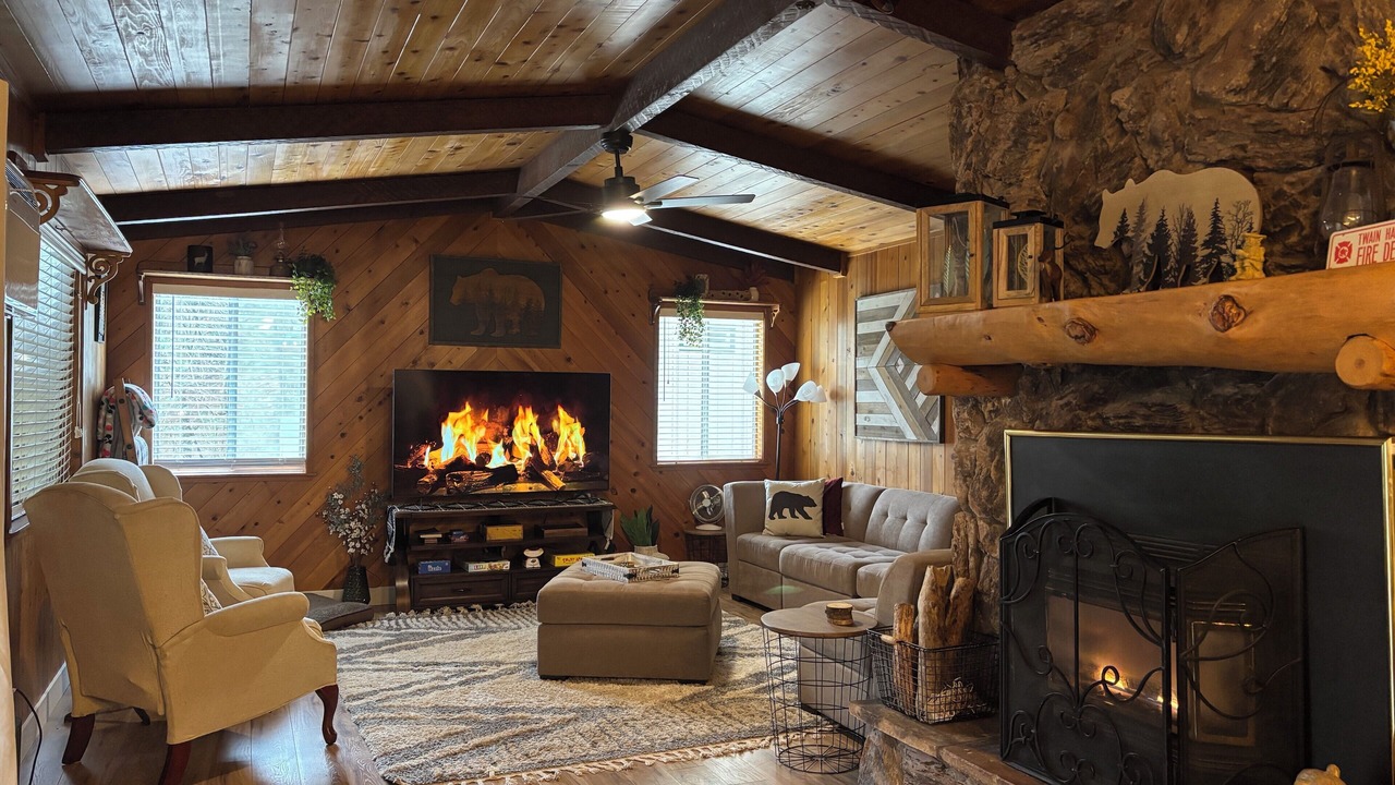 Photo of Livingroom in Twain Harte