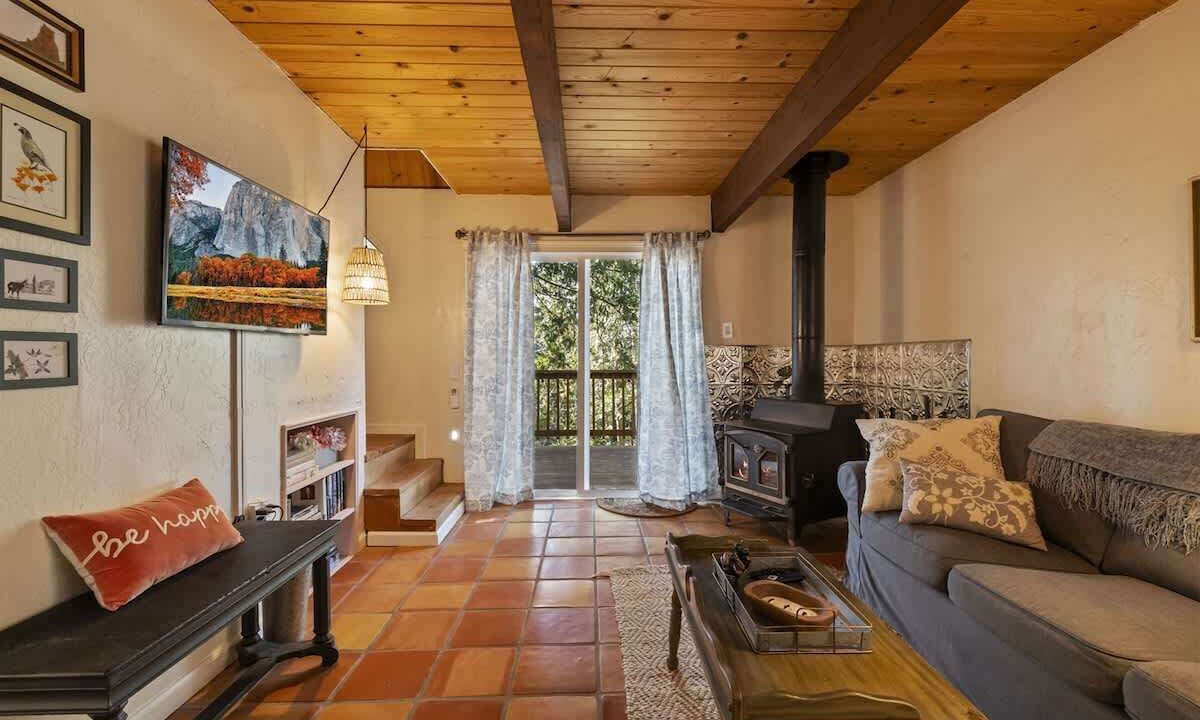 Photo of Livingroom in Mi-Wuk Village