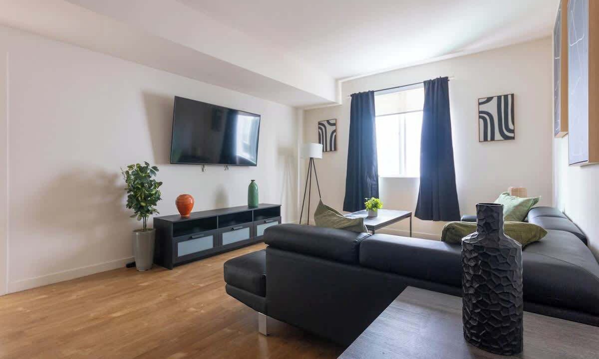 Photo of Livingroom in Downtown