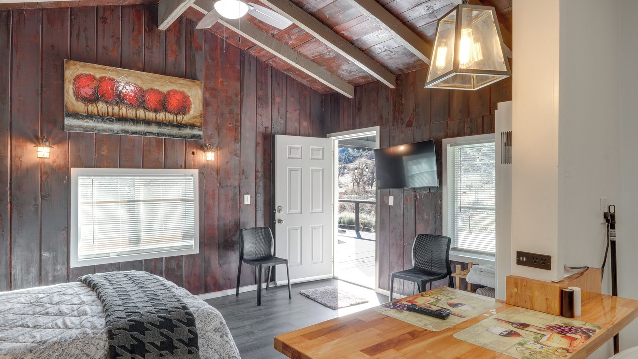 Photo of Bedroom in Frazier Park