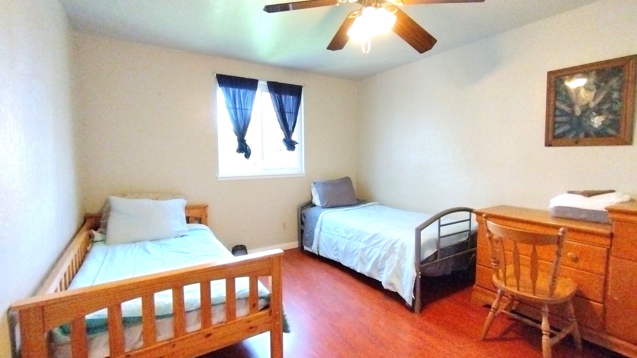 Photo of Bedroom in Oakland