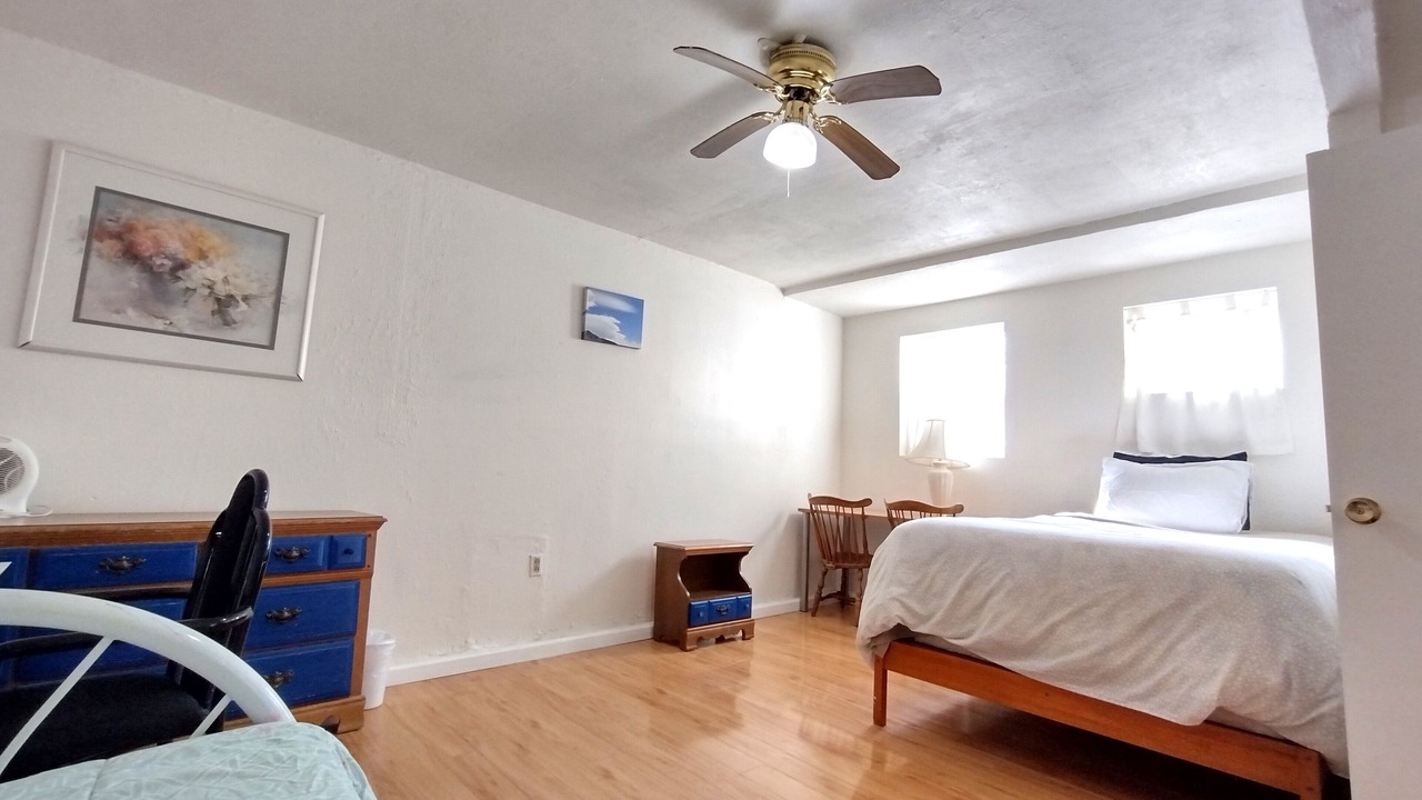 Photo of Bedroom in Oakland