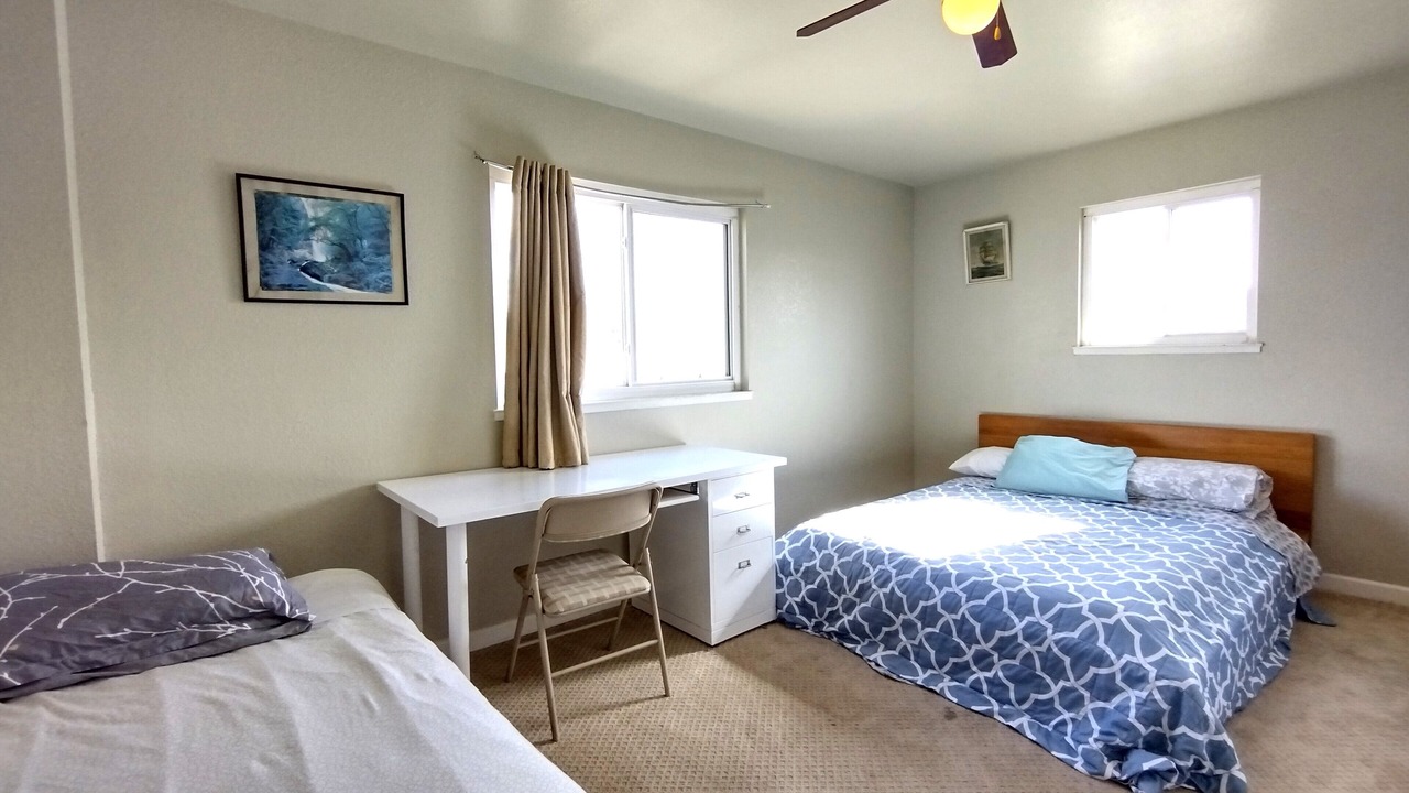 Photo of Bedroom in Oakland