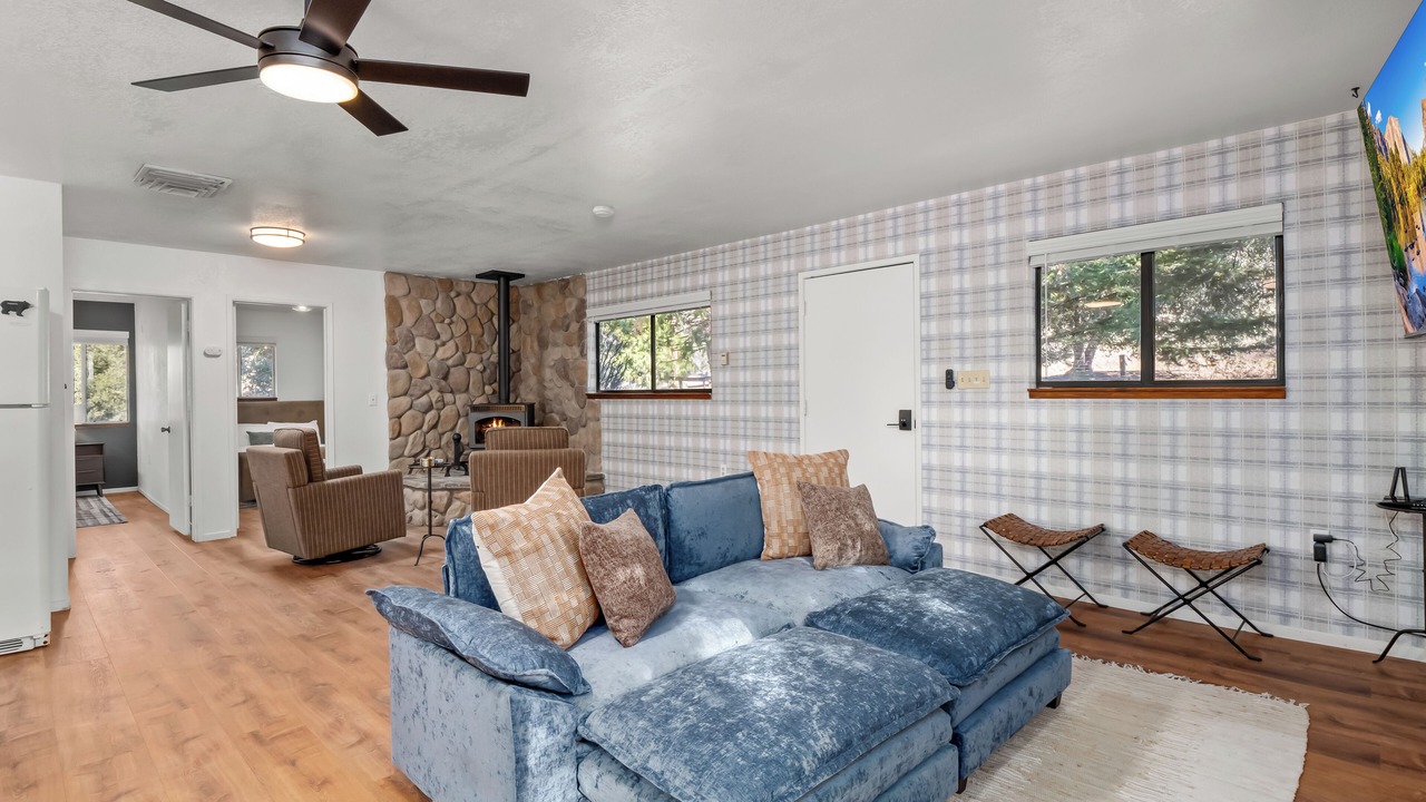 Photo of Livingroom in Ahwahnee