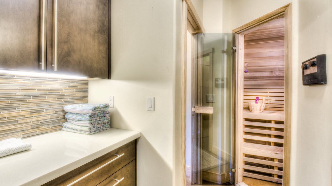 Photo of Bathroom in Country Club Estates