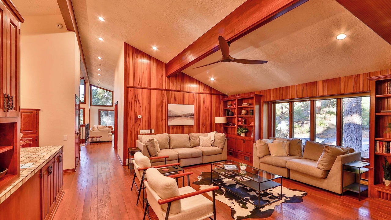 Photo of Livingroom in Lincoln Park