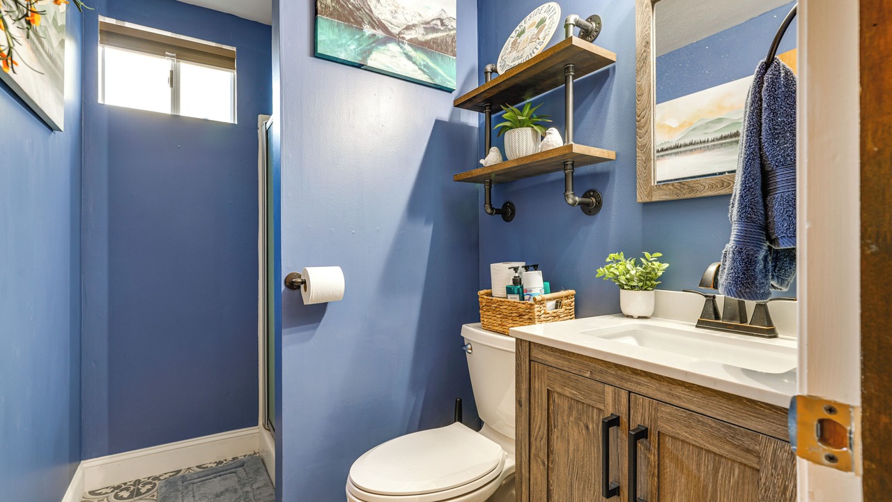 Photo of Bathroom in Groveland