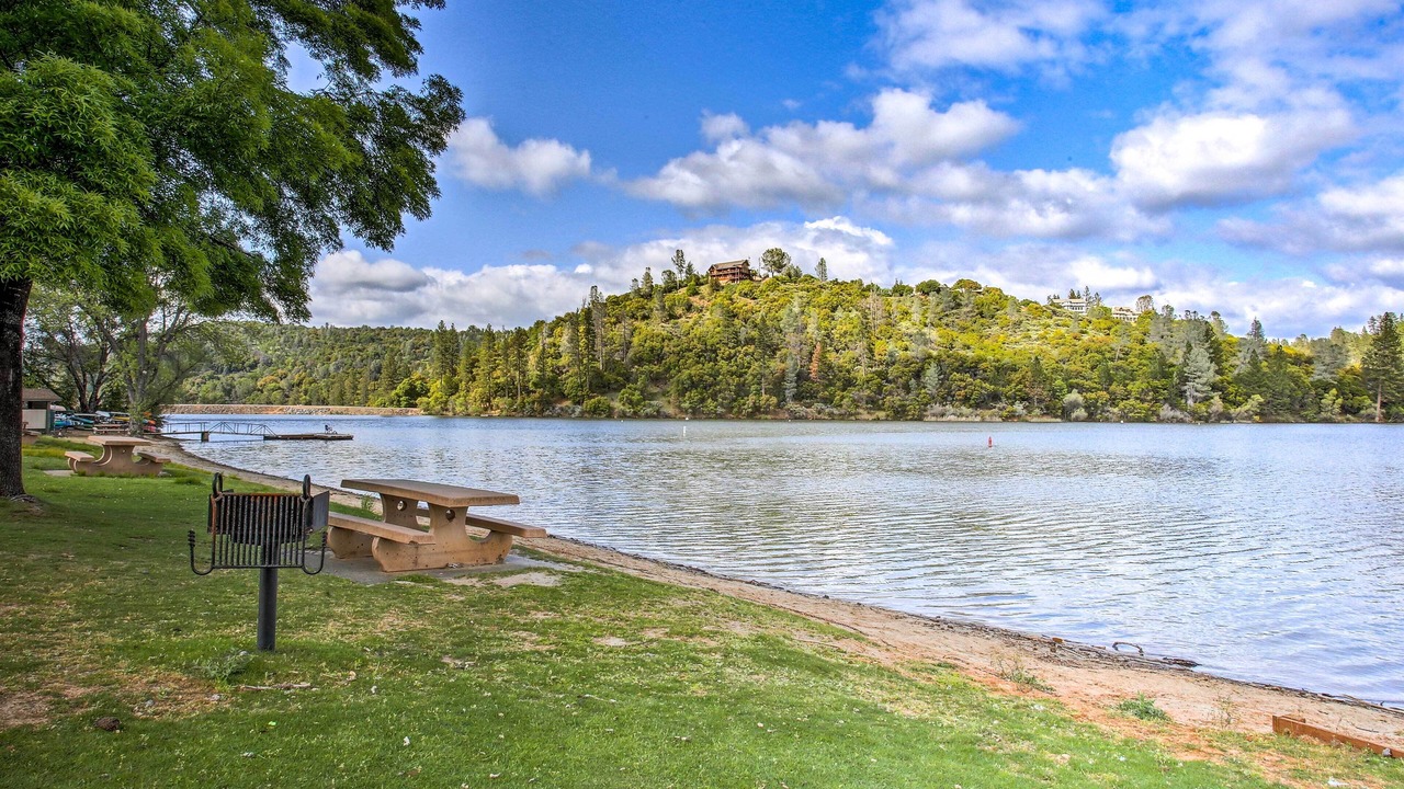 Photo of Outdoor in Groveland