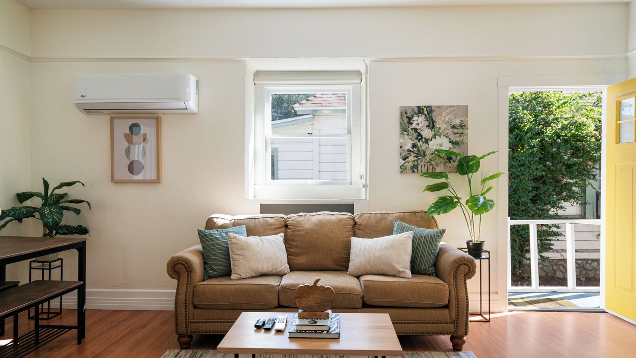 Photo of Livingroom in Westmont