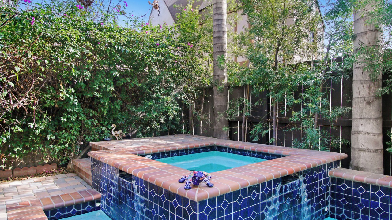 Photo of Outdoor in Panorama City
