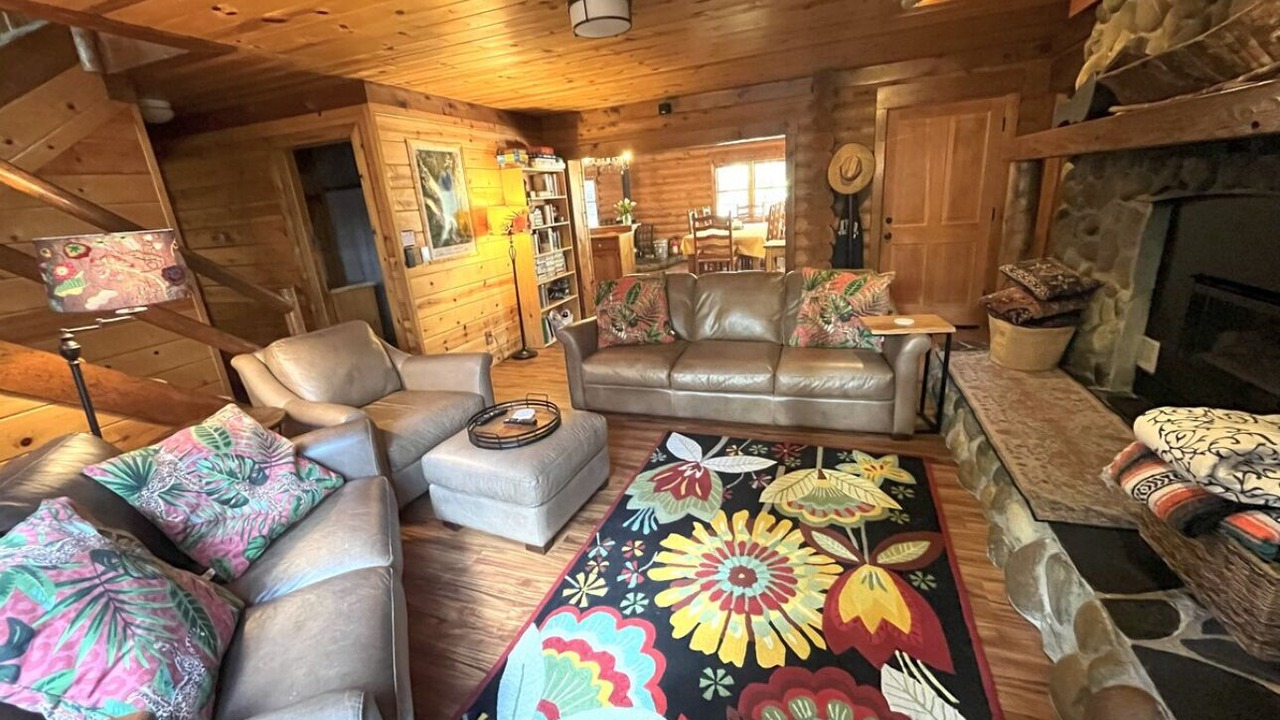 Photo of Livingroom in Tahoe Pines