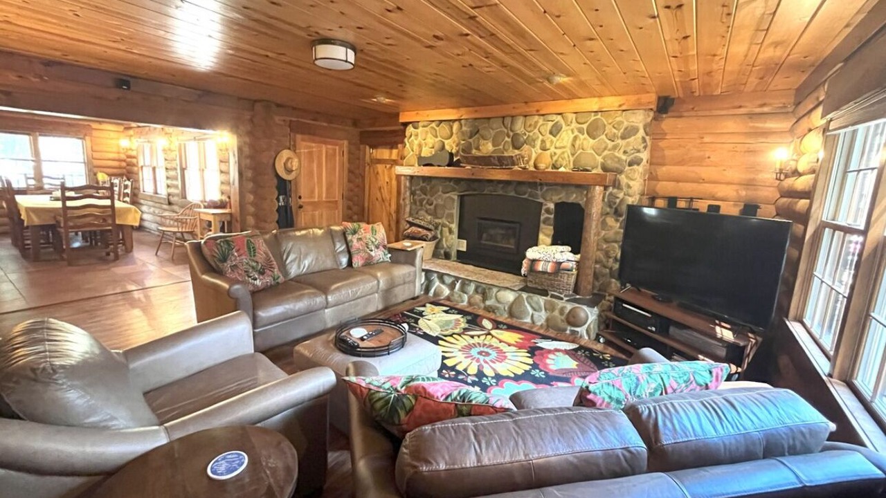 Photo of Livingroom in Tahoe Pines