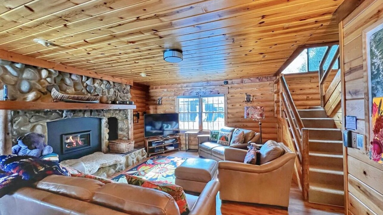 Photo of Livingroom in Tahoe Pines