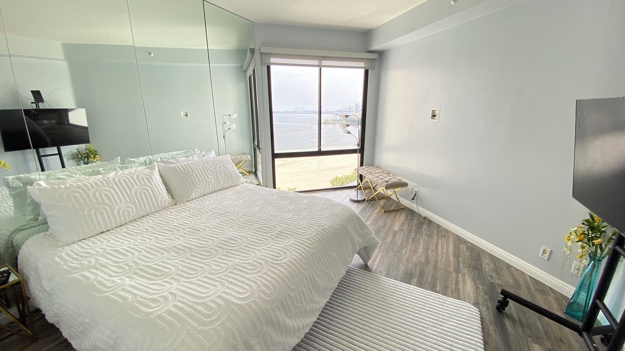 Photo of Bedroom in Alamitos Beach