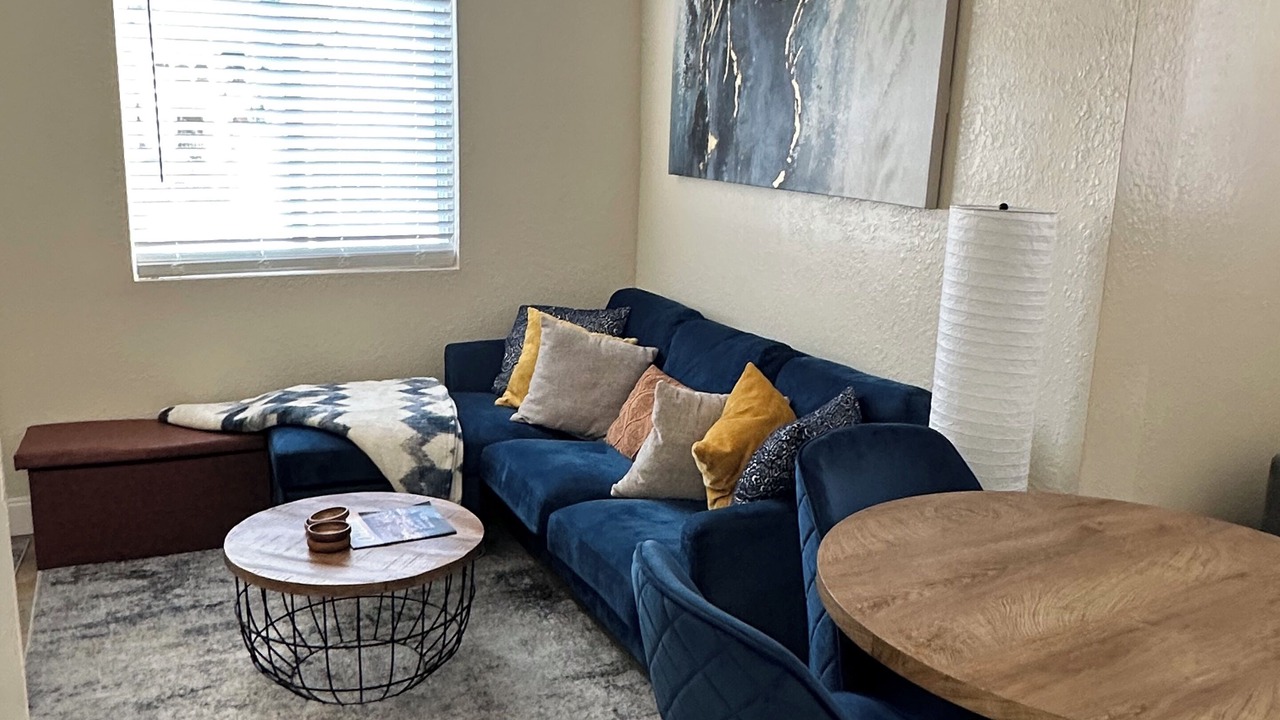 Photo of Livingroom in Longfellow