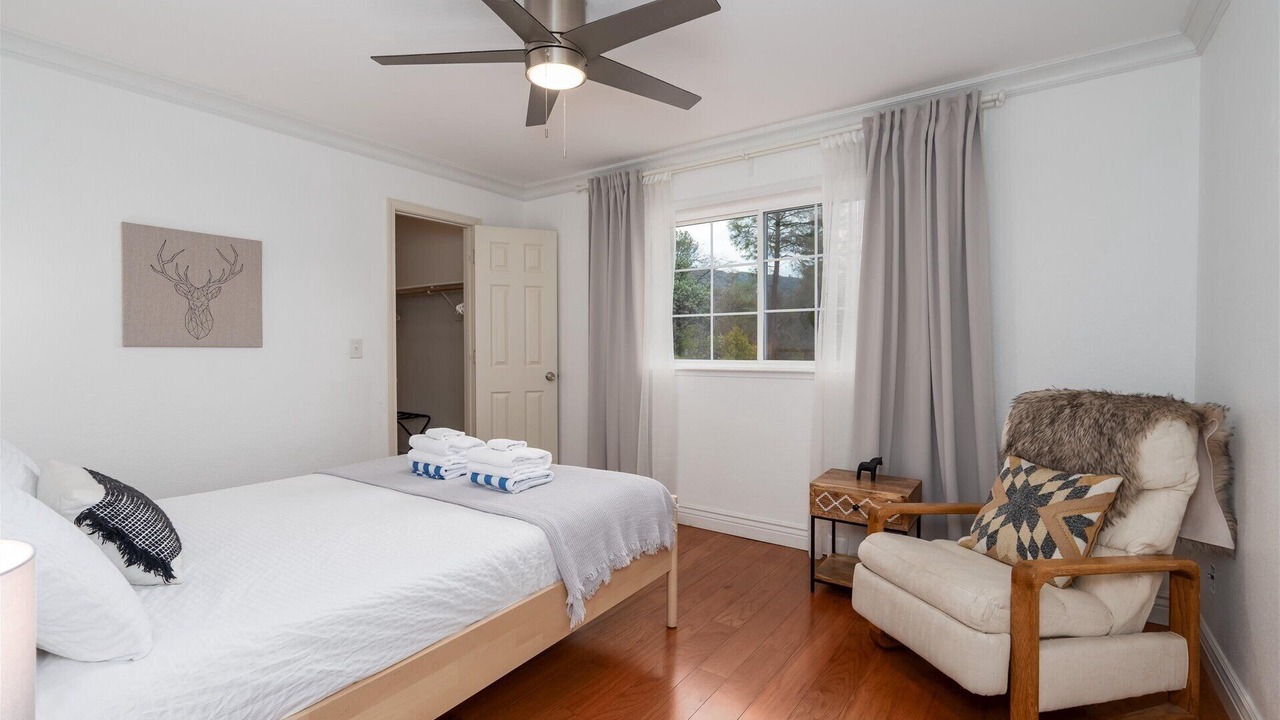 Photo of Bedroom in Oakhurst