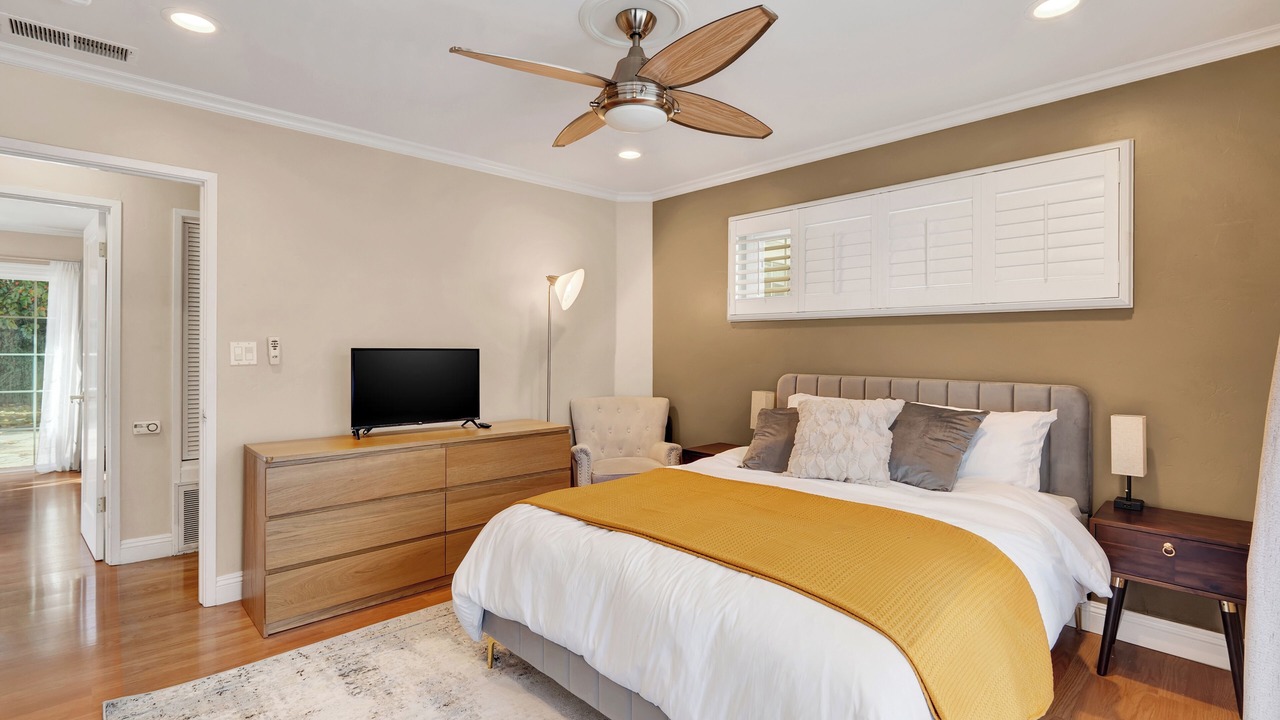 Photo of Bedroom in Shasta-Hanchett Park