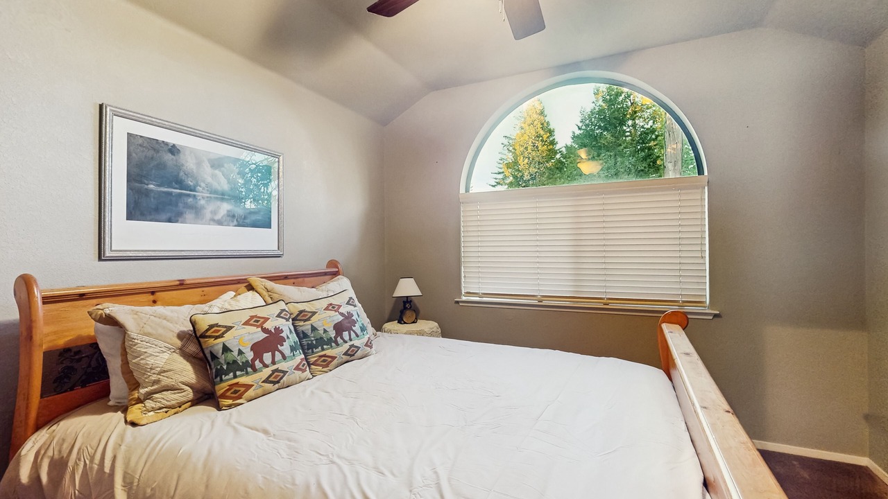 Photo of Bedroom in Sierra Cedars