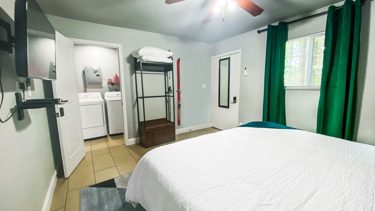 Photo of Bedroom in Glencoe