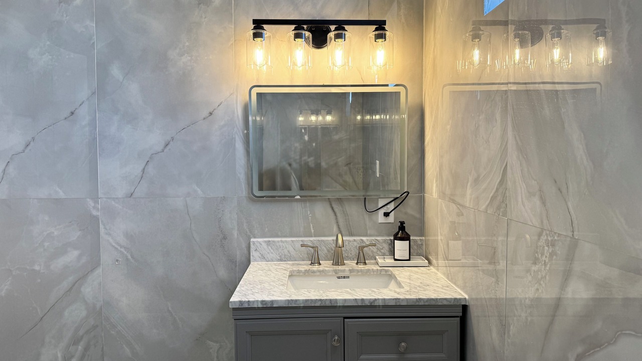 Photo of Bathroom in Hanford