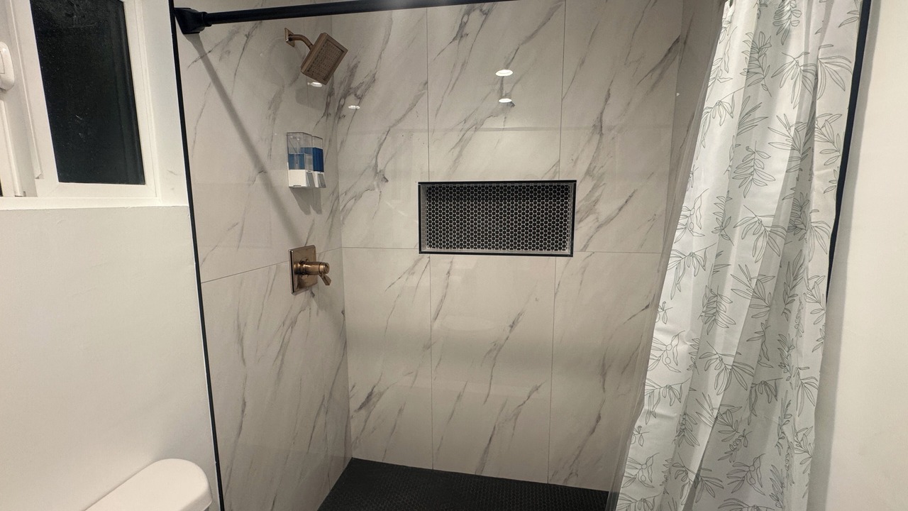 Photo of Bathroom in Harbor