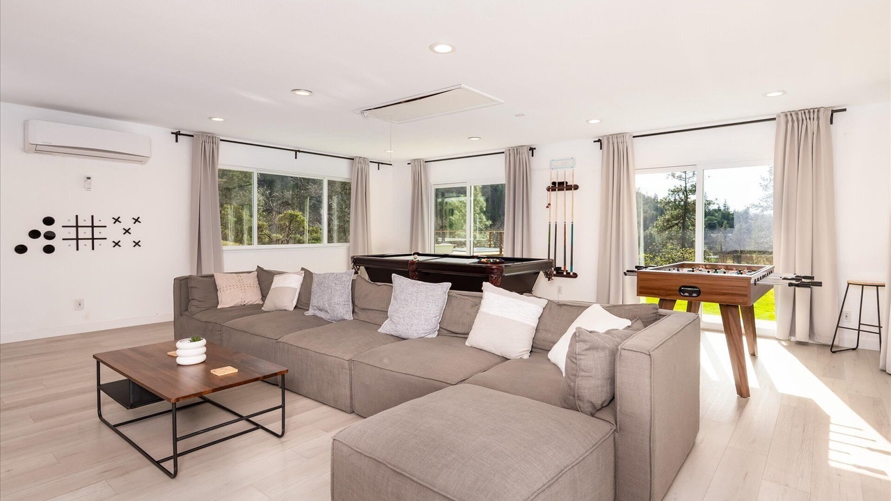Photo of Livingroom in Oakhurst