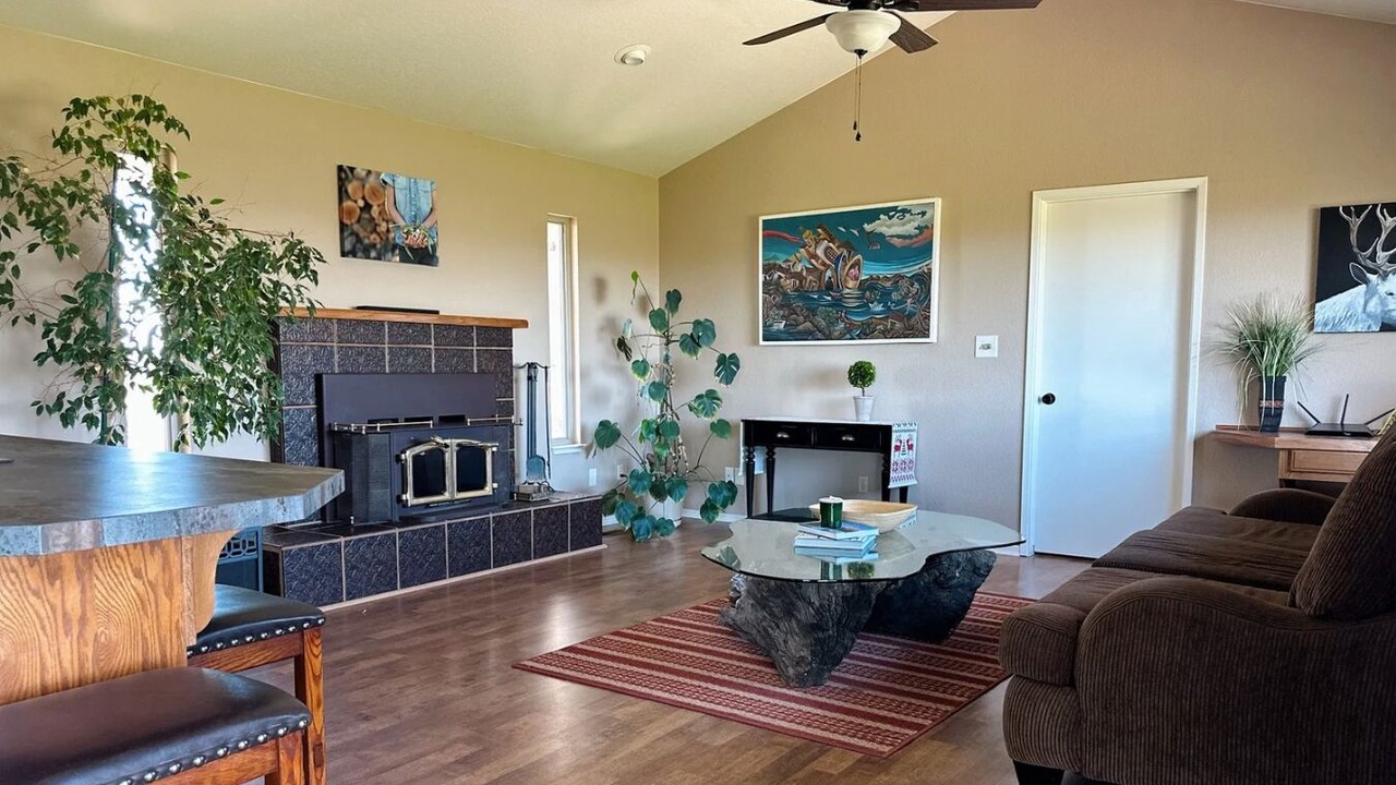 Photo of Livingroom in Central Valley
