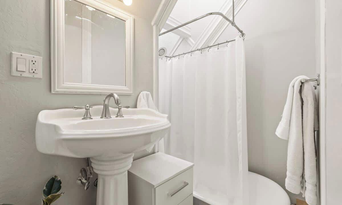 Photo of Bathroom in Lower Haight
