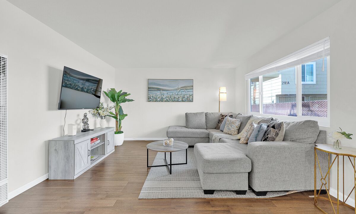 Photo of Livingroom in Central Berkeley