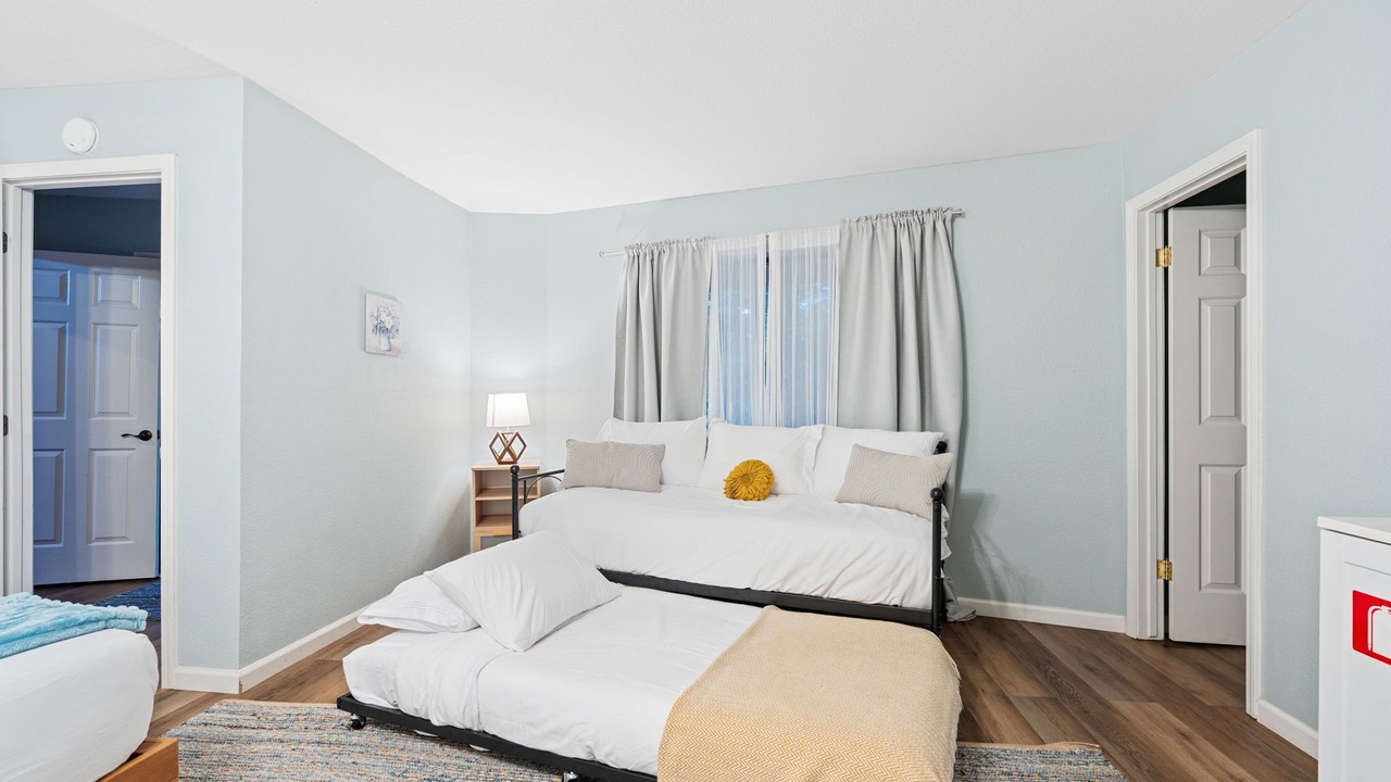 Photo of Bedroom in Groveland