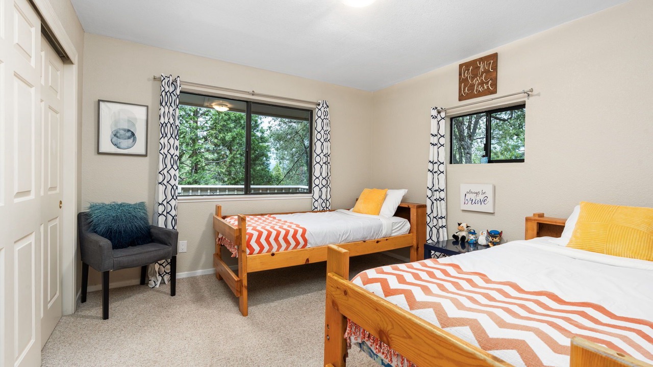 Photo of Bedroom in Groveland