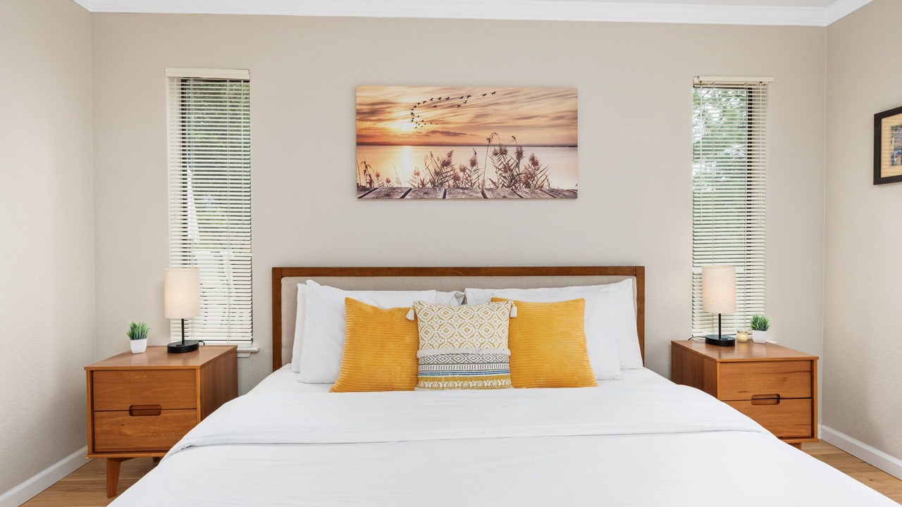 Photo of Bedroom in Groveland