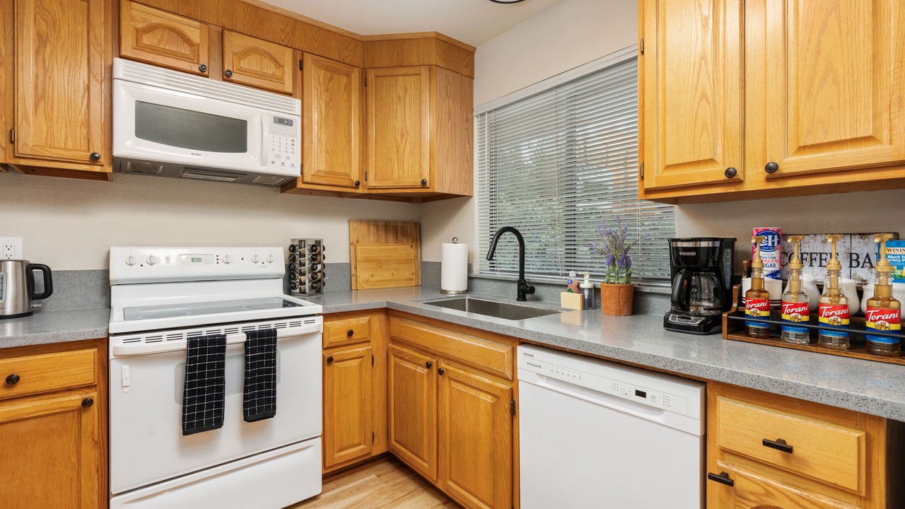 Photo of Kitchen in Groveland