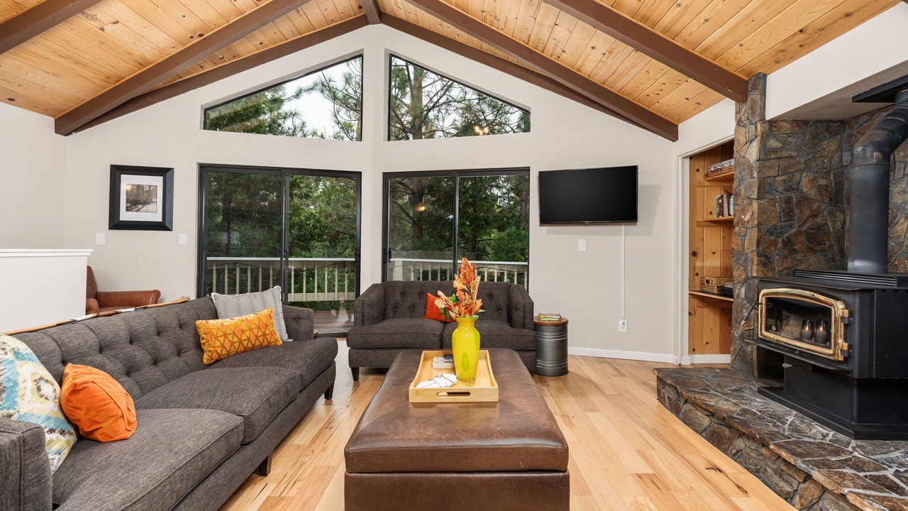 Photo of Livingroom in Groveland